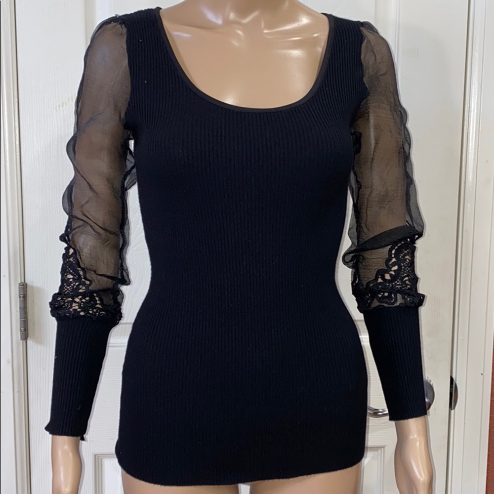 ❤️Beautiful Mesh Detail See Through Sleeves Top